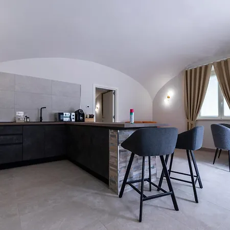 Apartmanhotel Dimora Rosae 3*